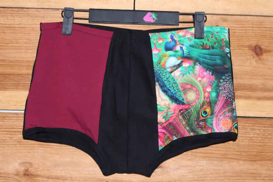 Asimétric Pavo Real